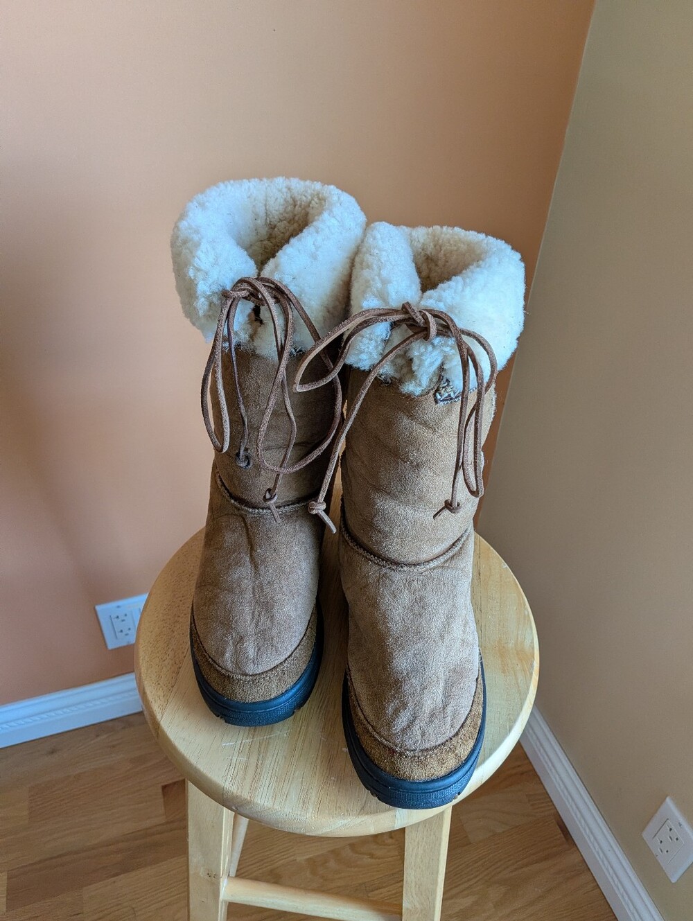 UGG Women’s Tan Shearling-Lined Winter Boots